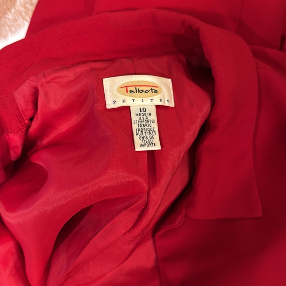 Elegant Red Women's Long Lined Rhinestone Front Buttoned Jacket - Picture 7 of 10